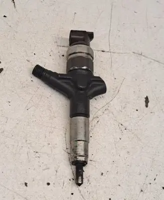 Subaru Impreza III Fuel injector 16613AA020