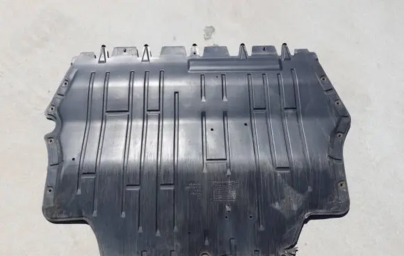 Volkswagen Beetle A5 Engine splash shield/under tray 5C0825237B