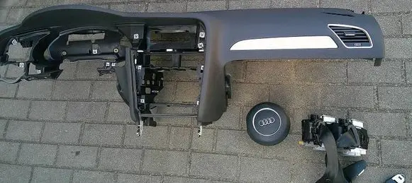 Audi A4 S4 B8 8K Radio/GPS head unit trim 
