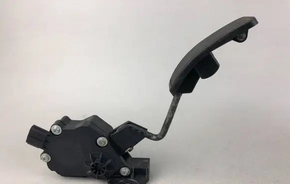 Subaru Tribeca Accelerator throttle pedal 36010XA020