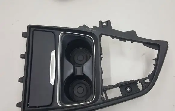Cup holder front