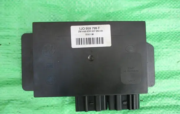 Volkswagen PASSAT B5 Comfort/convenience module 1J0959799F