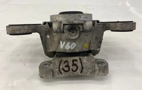 Volvo V60 Engine mount bracket