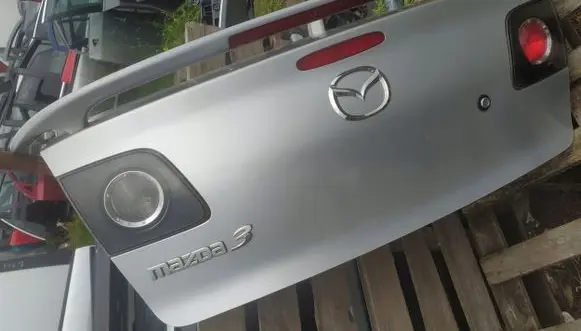 Mazda 3 I Truck tailgate 