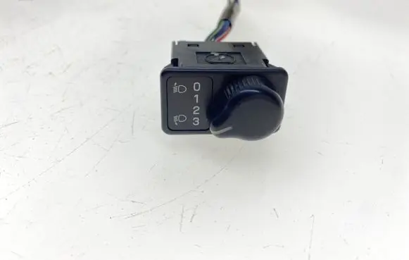 Subaru Forester SF Headlight level height control switch