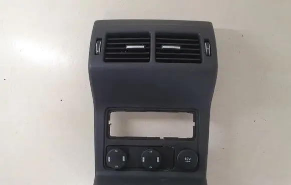 Rear air vent grill