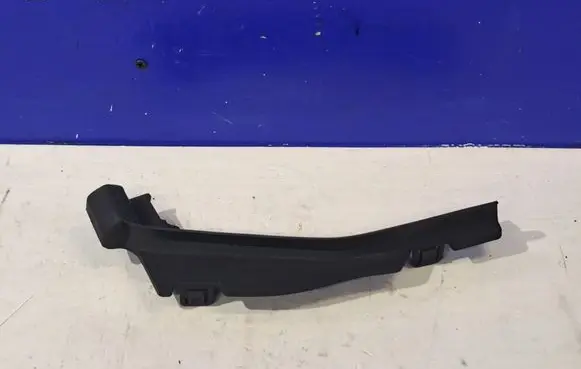 Polestar 2 Windshield trim 31694302