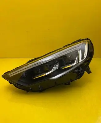 Opel Insignia B Headlight/headlamp 39195645