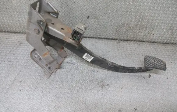 Hyundai Santa Fe Brake pedal