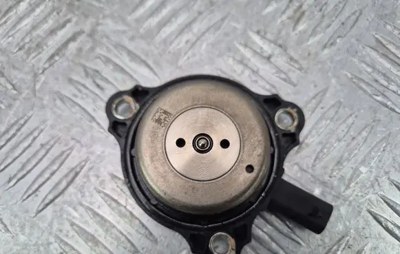 Mercedes-Benz A W176 Camshaft vanos timing valve A2761560490