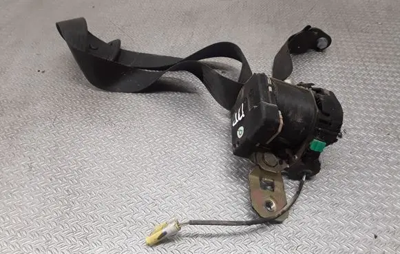 Iveco Daily 30.8 - 9 Front seatbelt 