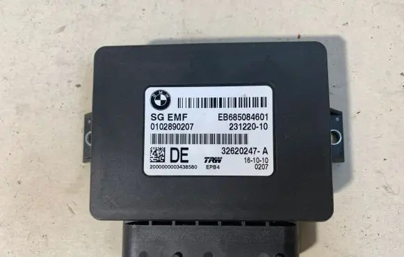 BMW 5 F10 F11 Hand brake control module 32620247