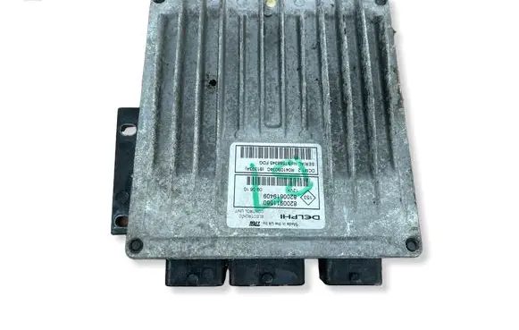Renault Clio III Engine control unit/module 8200911560 87588345 R0410B034C