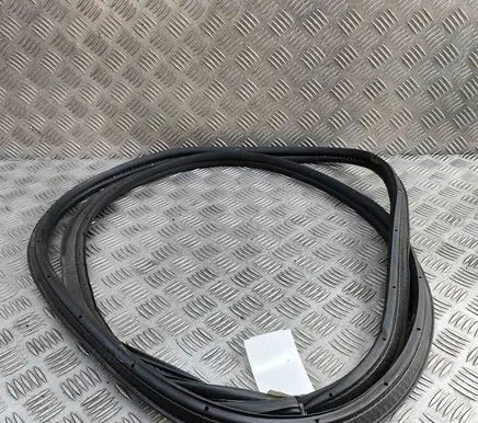 Trunk rubber seal (body)