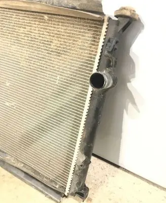 Dodge Challenger Coolant radiator M143308G