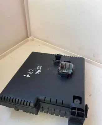 Volvo XC90 Fuse module 8676391 12217799 04W375