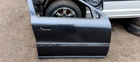 Volvo V70 Front door