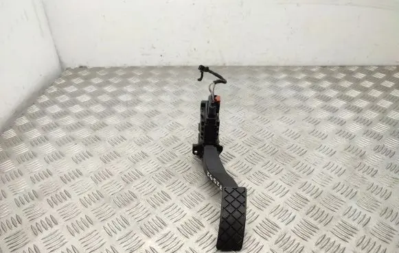 Skoda Octavia Mk3 (5E) Accelerator throttle pedal 5Q1723503F