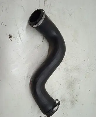 Intercooler hose/pipe