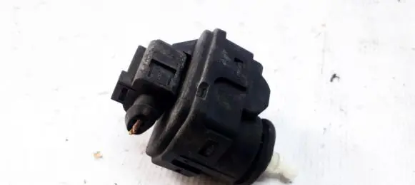 Headlight level adjustment motor