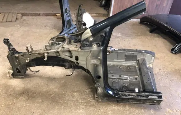Toyota Avensis T270 Front quarter panel 