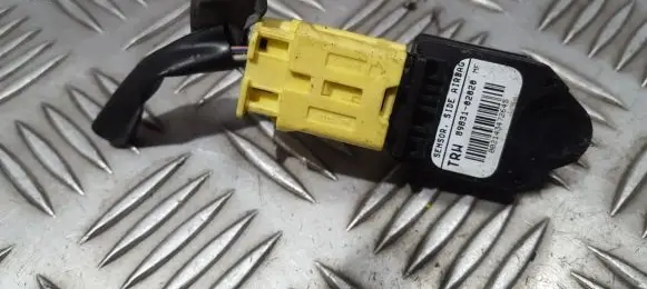 Toyota Corolla E120 E130 Airbag deployment crash/impact sensor 8983102020 89831-02020