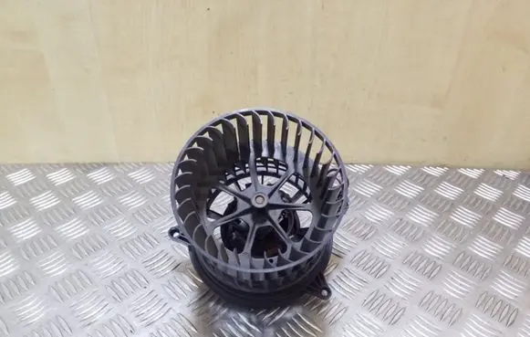 Ford Fusion Heater fan/blower VP2S6H18456AD