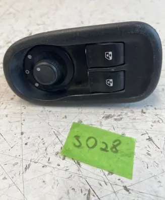 Renault Master III Electric window control switch 8200637849