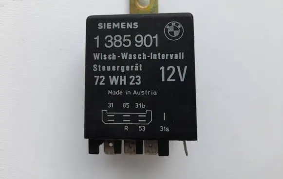 BMW 5 E34 Window wiper relay 1385901