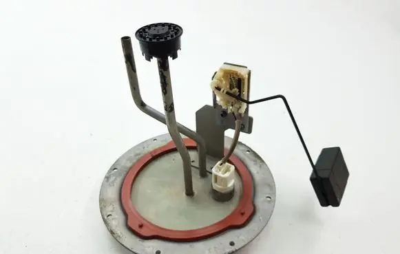 Mazda 5 Fuel level sensor 