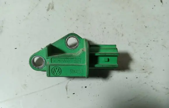 Skoda Octavia Mk2 (1Z) Airbag deployment crash/impact sensor 1K0909606D 5WK43273