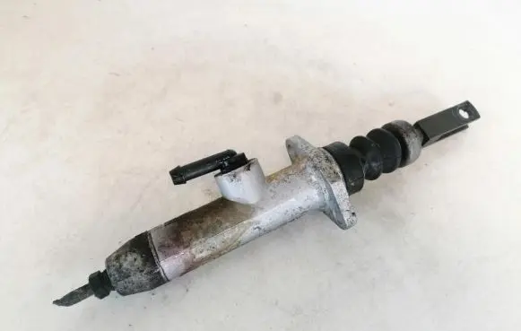 Audi 80 90 S2 B4 Clutch master cylinder 893721401d