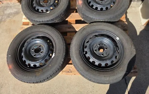 Toyota Yaris R14 steel rim 