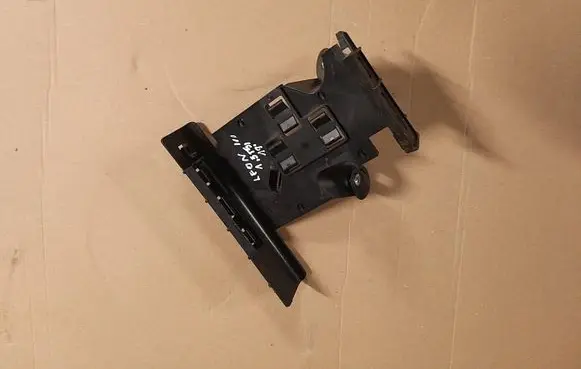 Seat Leon (5F) Engine control unit holder 5Q0906507F
