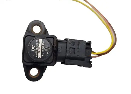 Mercedes-Benz C AMG W204 Air pressure sensor A0071530028