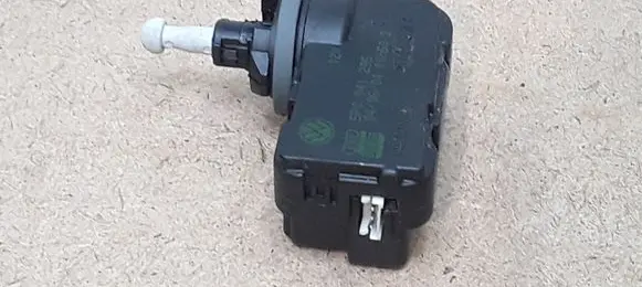 Seat Altea Headlight level adjustment motor 5P0941295