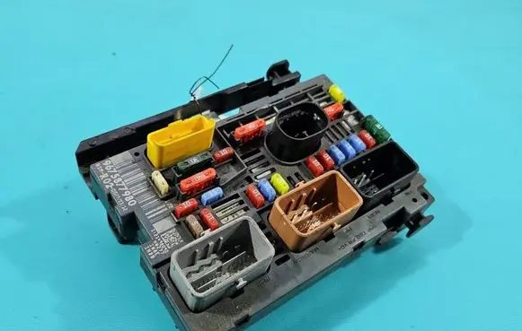 Peugeot 5008 Central body control module 9675877980 IMPRK1553426