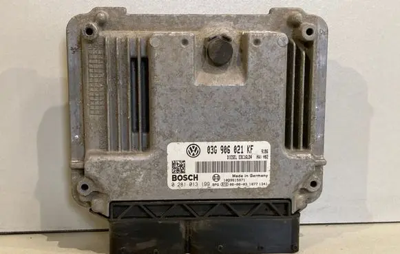 Volkswagen Touran I Engine control unit/module 03G906021KF 0281013199