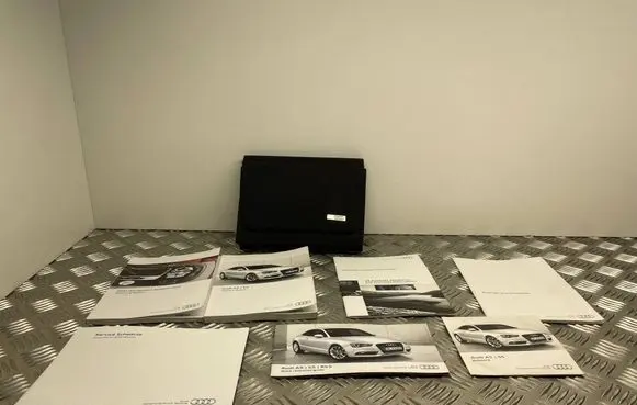 Audi A5 8T 8F User manual 