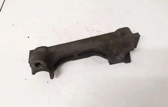 Toyota Avensis T270 Engine mounting bracket