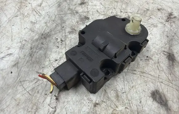 Audi A4 S4 B8 8K Air flap motor/actuator 410475520