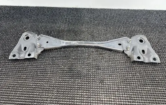 Volvo XC60 Bottom radiator support slam panel 30699889