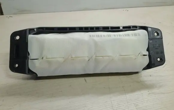 Mercedes-Benz C W205 Passenger airbag 2058600002 1112308420319 34169923C