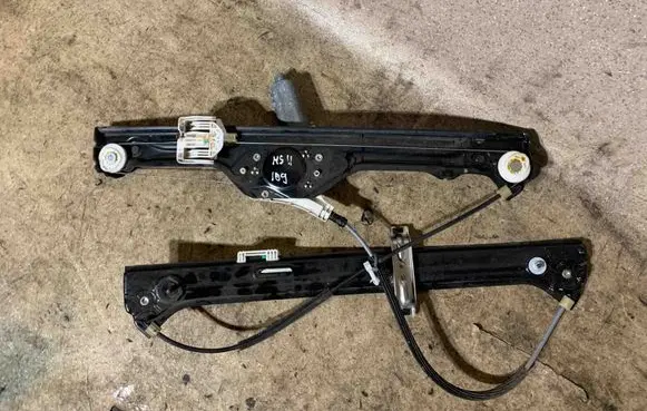 BMW X5 E70 Front door electric window regulator 6967261