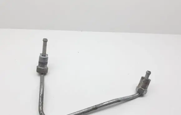 Toyota RAV 4 (XA20) Fuel injector supply line/pipe 