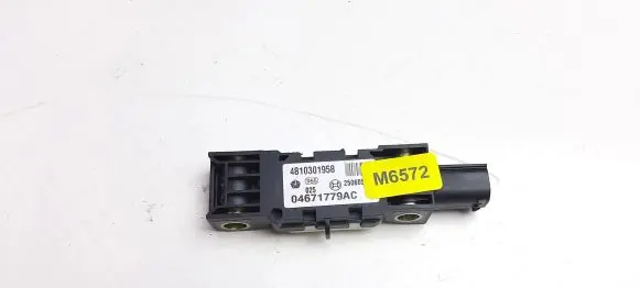 Chrysler 300 - 300C Airbag deployment crash/impact sensor 04671779AC M6572