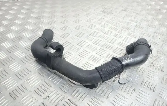 Volkswagen PASSAT B7 Engine coolant pipe/hose