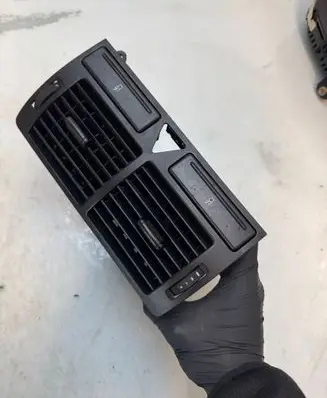 Audi A2 Dash center air vent grill 8z0820951a