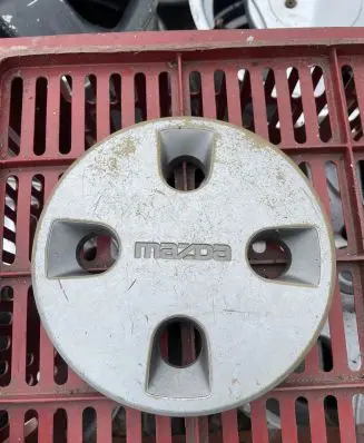 Mazda 323 Original wheel cap 6778