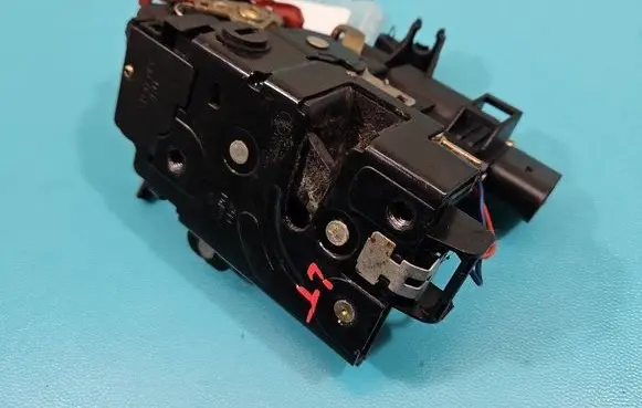 Audi A2 Rear door lock 8Z0839015A IMPRK1490836